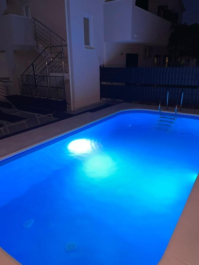 Villa Milena Sweet Apartment-With A Pool Traù Esterno foto